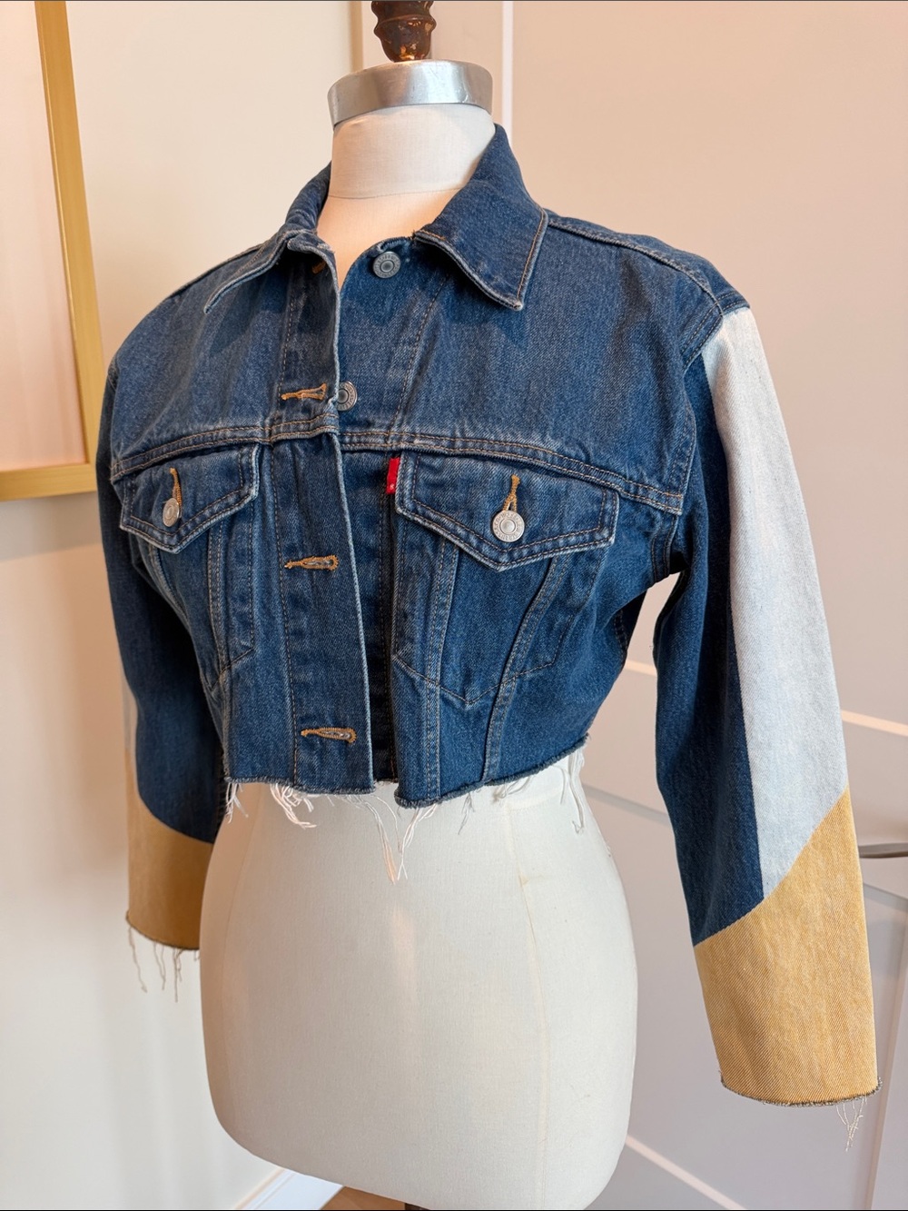 NWT Levi's Two-Tone Cropped Denim Jacket - Blue with Cream & Tan Sleeves